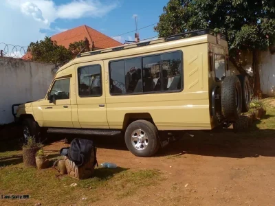 Toyota-Land-Cruiser-Safari-Extended-for-Hire-in-Uganda